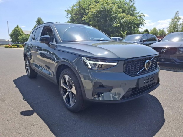 Volvo XC40 2.0 [B4] Mhev Plus Dark DCT Tbb Sz...